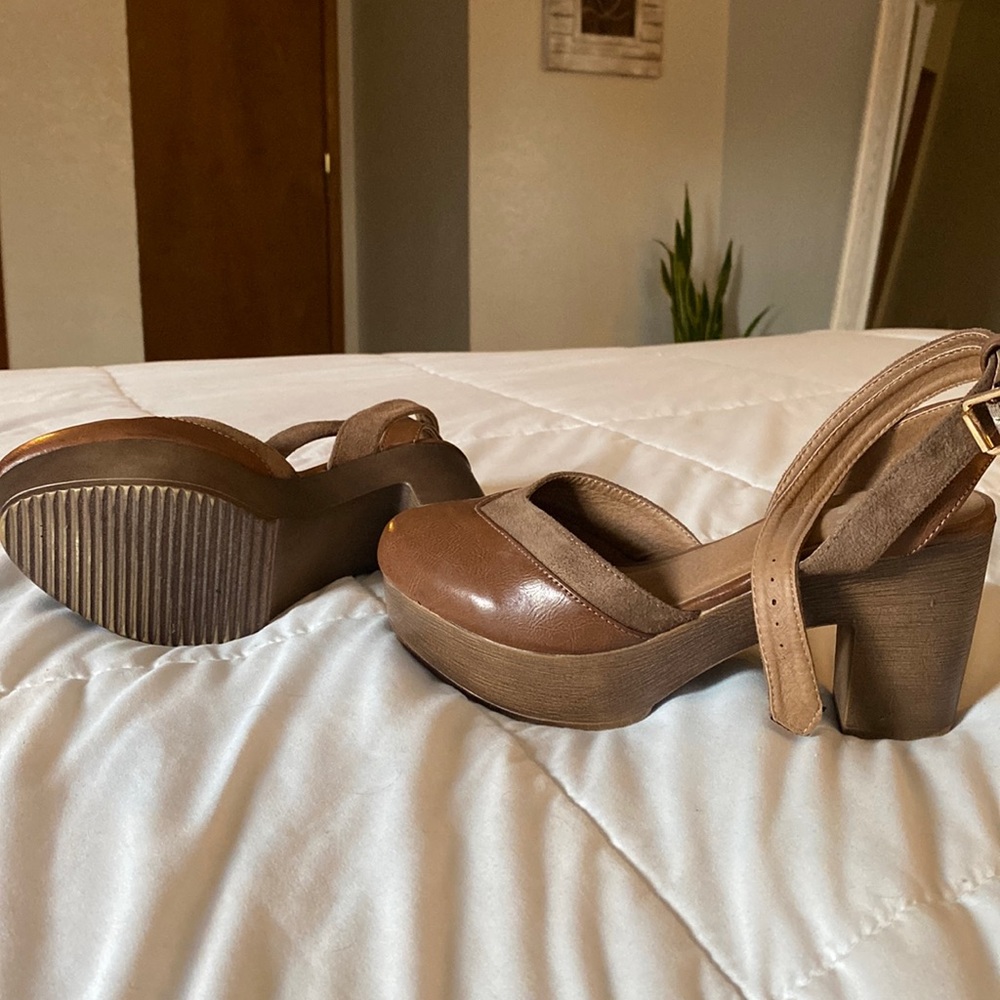 Platform heels brown leather & suede (worn once) size 9